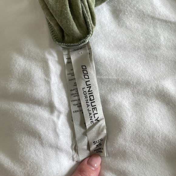 Lorna Jane Workout Tank - Picture 3 of 4